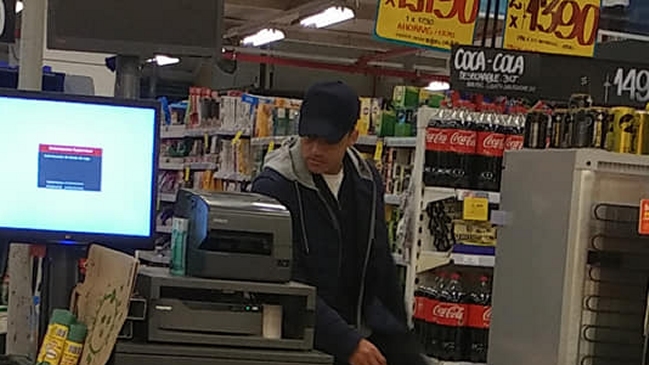 Alexis Sánchez sorprendió en supermercado de Tocopilla y compartió con hinchas