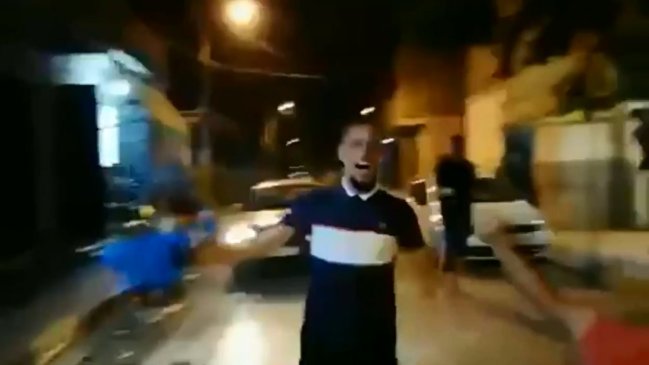 La explosión de alegría de argelinos tras gol de último minuto que los llevó a final de la Copa de Africa