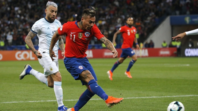 Eduardo Vargas aparece en la órbita de Boca Juniors para el segundo semestre