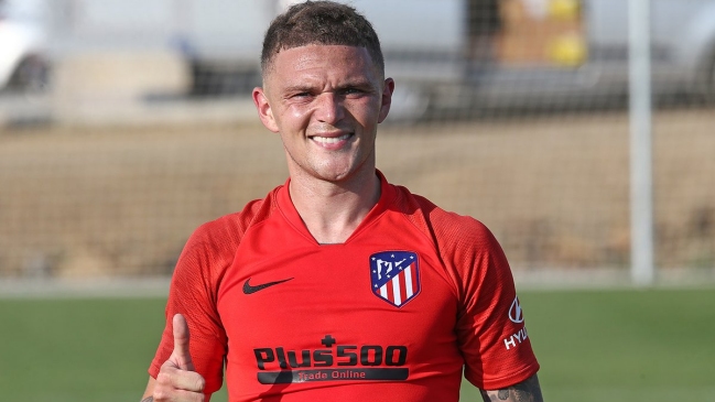 Atlético de Madrid fichó al lateral inglés Kieran Trippier