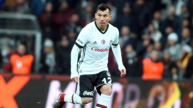 Besiktas rechazó primera oferta de Olympique de Marsella por Gary Medel