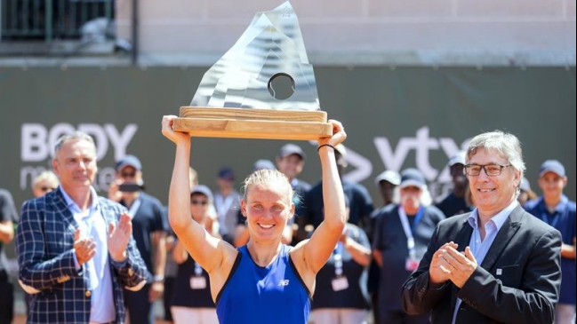 La francesa Fiona Ferro logró su primer título como profesional