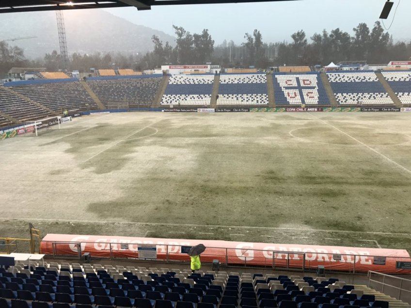 Así quedó la cancha de San Carlos de Apoquindo por la nevazón