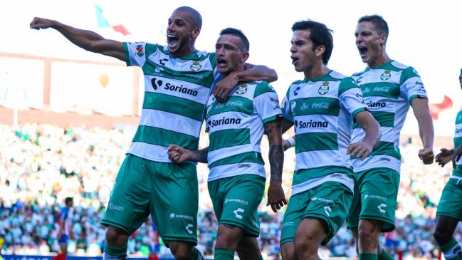 Diego Valdés aportó en la holgada victoria de Santos Laguna sobre Chivas en la liga mexicana