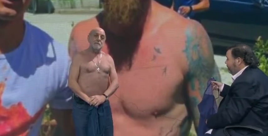 Periodista argentino se quitó la polera en vivo para demostrar que “está igual” a De Rossi