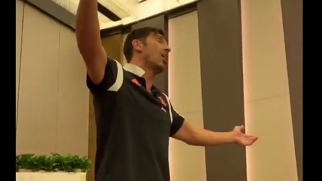 Gianluigi Buffon se lució con particular versión del clásico “Nel blu, dipinto di blu”