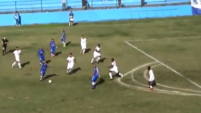 Partido del fútbol brasileño se jugó con indigna demarcación del semicírculo del área