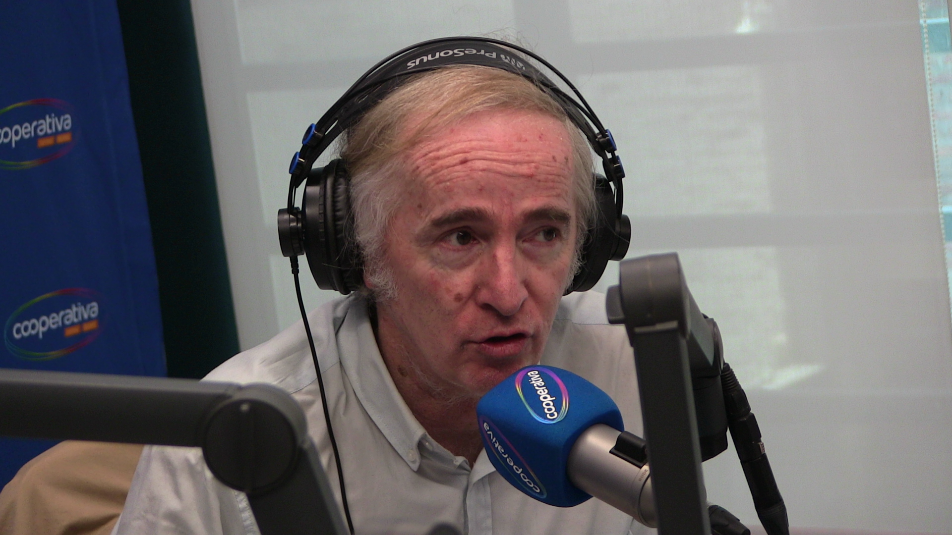 Al Aire Libre: Se queda Johnny Herrera en la U