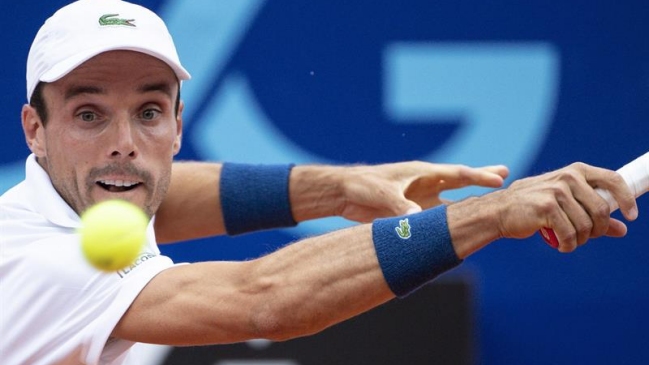 Roberto Bautista clasificó a cuartos de final en Gstaad a costa de Jaume Munar
