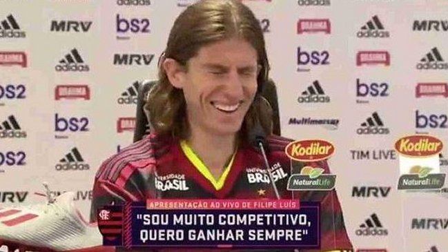 Presentación de Filipe Luis en Flamengo fue interrumpida por el “gemido de WhatsApp”