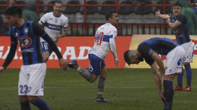 [Video] Bajo la lluvia: Edson Puch le dio el triunfo a la UC ante Huachipato