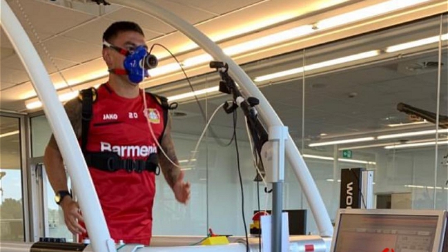 Charles Aránguiz finalizó su descanso y regresó a Bayer Leverkusen