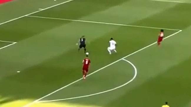 Arquero de Liverpool Alisson cometió absurda falla en amistoso contra Olympique Lyon