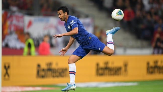 Pedro sorprendió con golazo “imposible” en amplia victoria de Chelsea sobre Red Bull Salzburgo