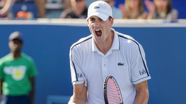 John Isner avanzó con paso firme a octavos de final en Washington