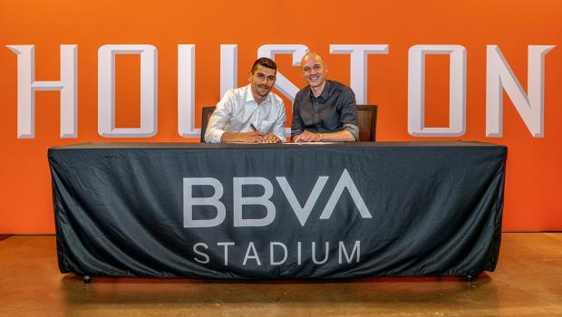 Los traspasos de los futbolistas chilenos en el exterior