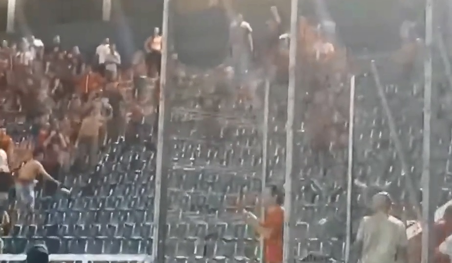 La brutal pelea que protagonizaron hinchas de Cerro Porteño y San Lorenzo