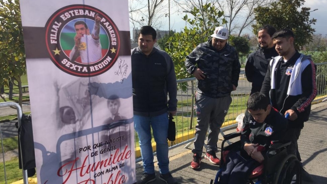 Esteban Paredes recibió la visita de filial del CSyD Colo Colo que lleva su nombre