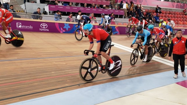 Felipe Peñaloza lidera el omnium masculino tras haber competido en dos pruebas en Lima 2019