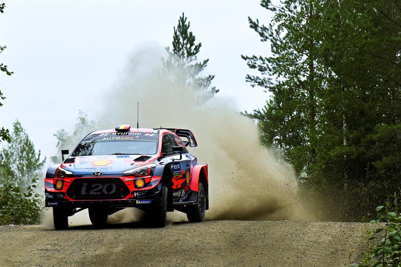Thierry Neuville fue el más rápido en la primera etapa del Rally de Finlandia