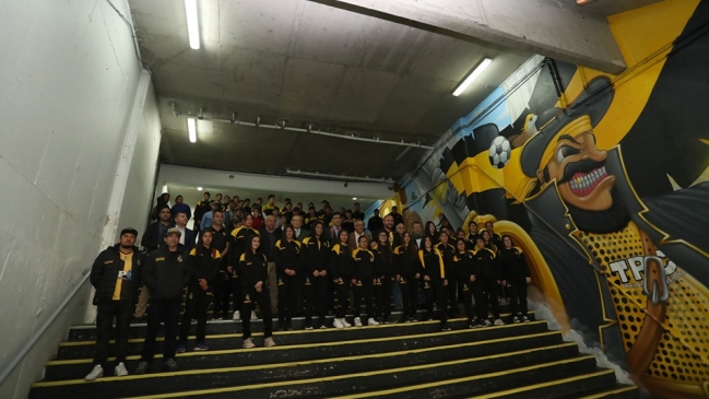 Coquimbo Unido inauguró su nuevo túnel y un intimidante mural en el “Sánchez Rumoroso”