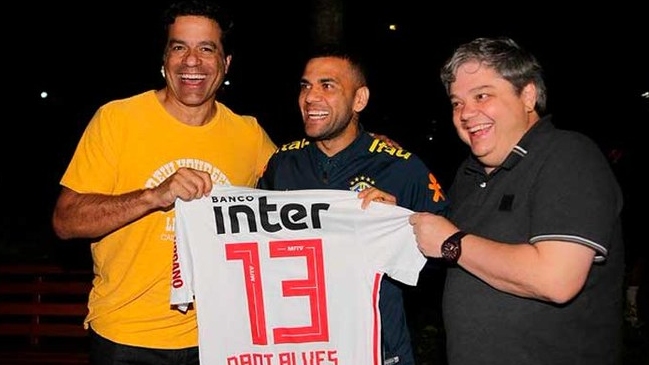 El experimentado Dani Alves fichó en Sao Paulo, el “club de su corazón”