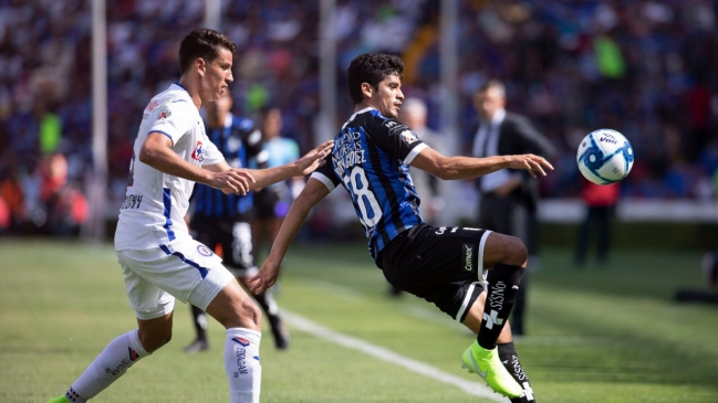 Igor Lichnovsky salió lesionado en dura caída de Cruz Azul ante Querétaro en México