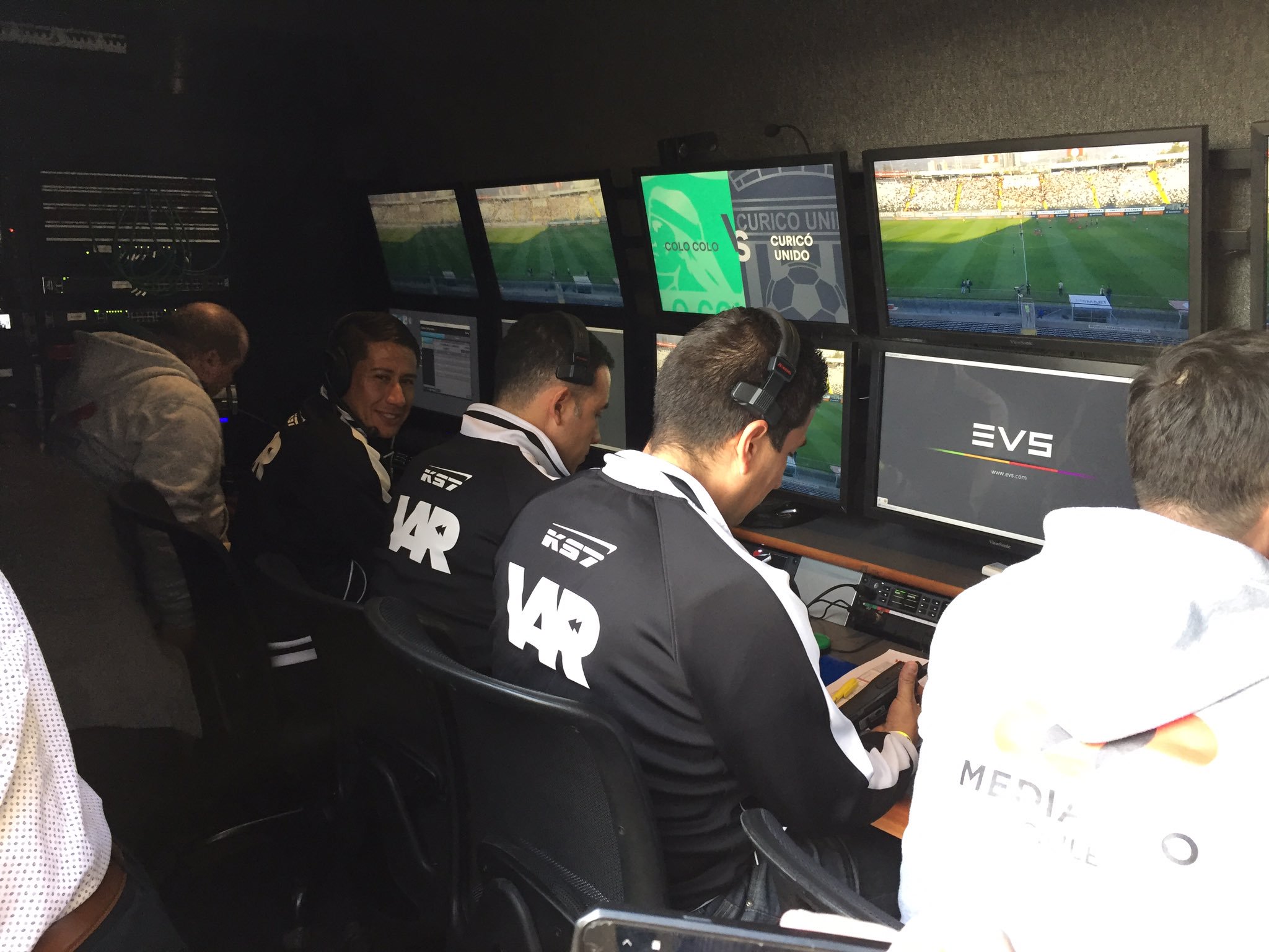 Así funciona el VAR en modo “off line” que debutó en el duelo entre Colo Colo y Curicó