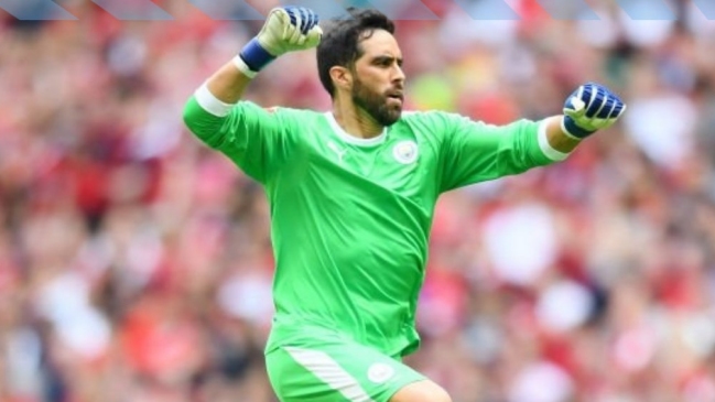 Prensa inglesa calificó de “estrella” a Claudio Bravo por su gran actuación ante Liverpool