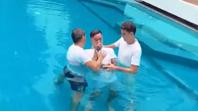 Se sumó al grupo de futbolistas evangélicos: Lichnovsky bautizó al cumpleañero Martín Rodríguez