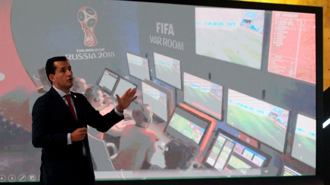 Plantel de Unión Española y periodistas del CDF fueron capacitados sobre el uso del VAR