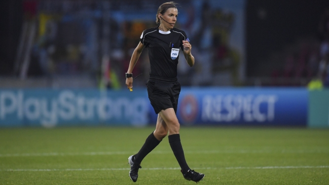 Arbitra de la Supercopa de Europa: El fútbol es igual para hombres y mujeres