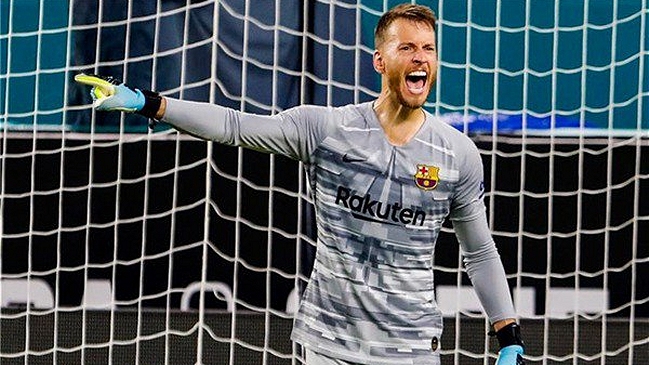 Arquero de Barcelona estará casi dos meses de baja tras operación a su mano izquierda