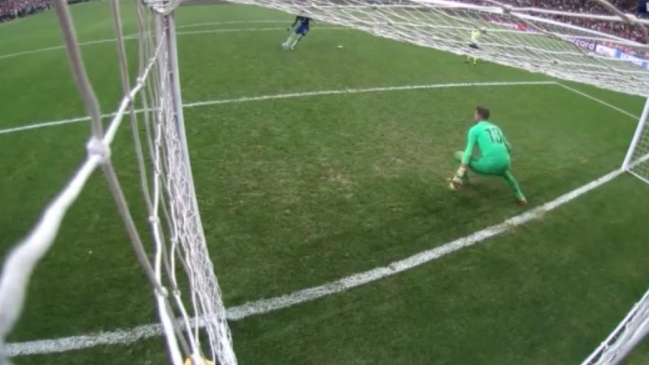 La polémica tras la Supercopa: ¿Adrián se adelantó para tapar el último penal de Chelsea?