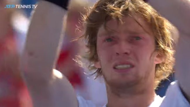 El joven Andrey Rublev lloró de emoción luego de vencer a la leyenda Roger Federer en Cincinnati
