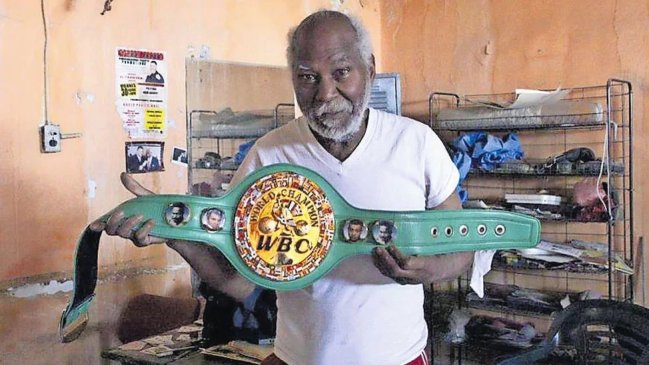 Ex campeón mundial de boxeo José “Mantequilla” Nápoles falleció en México a los 79 años