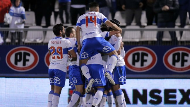 Universidad Católica mantuvo amplia ventaja sobre el escolta Colo Colo tras someter a Everton