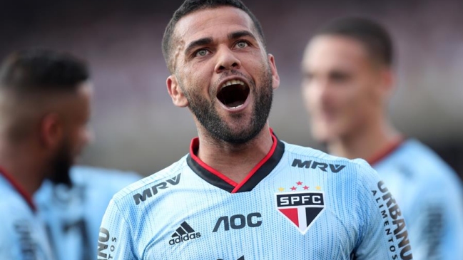 Dani Alves debutó con un golazo en triunfo de Sao Paulo sobre Ceará en la liga brasileña