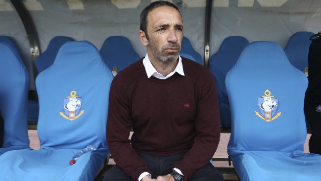 Técnico de D. Antofagasta: Debemos mantener la tranquilidad porque es una carrera larga