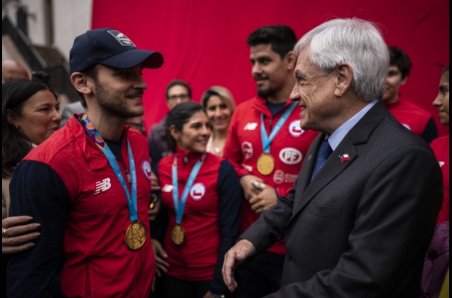 Presidente Piñera recibió al Team Chile: Nos llenaron el alma y el corazón
