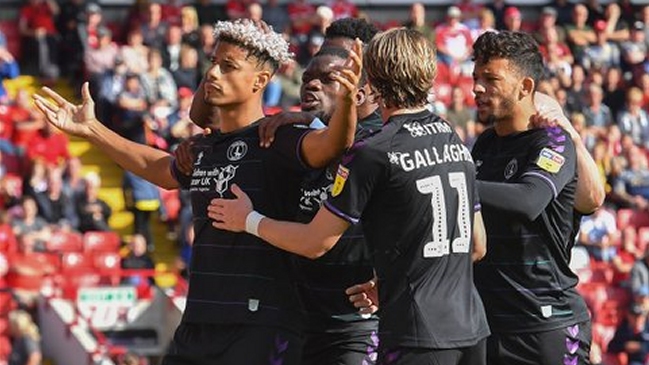 ¡Nervios de acero! Delantero inglés dio la vuelta al mundo al anotar un penal caminando