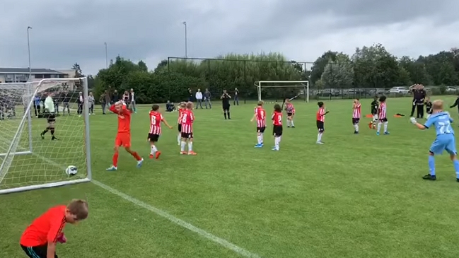 PSV sub 12 festejó antes de tiempo en una tanda de penales y fue eliminado por AZ Alkmaar