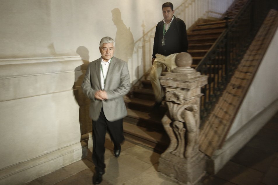 José Luis Navarrete y Felipe de Pablo entregaron antecedentes del ataque a autoridades en La Moneda