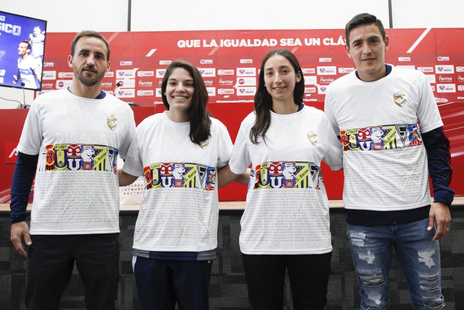 Capitanes y capitanas de la U y la UC hicieron la previa de los clásicos universitarios