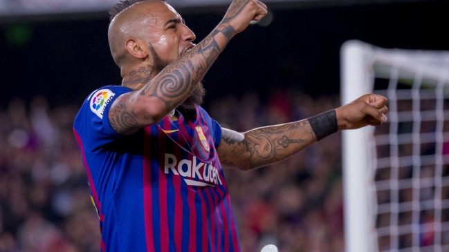Arturo Vidal anotó un golazo en aplastante triunfo de Barcelona sobre Betis en la liga española