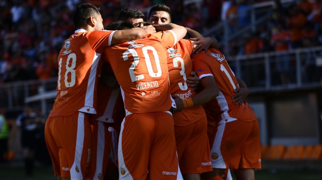 Cobreloa venció a San Felipe y se mantuvo al paso de La Serena en la Primera B