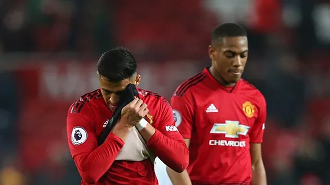 Manchester United esperará por exámenes a Martial para definir traspaso de Alexis