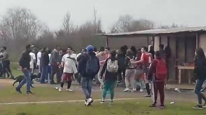Partido de fútbol amateur terminó en descomunal gresca en Concepción
