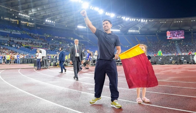 La tremenda ovación que se llevó David Pizarro en el Olímpico de Roma