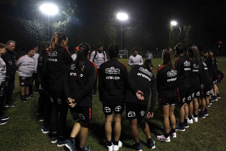La Roja femenina tuvo su primera práctica en Sao Paulo para el cuadrangular que jugará en Brasil